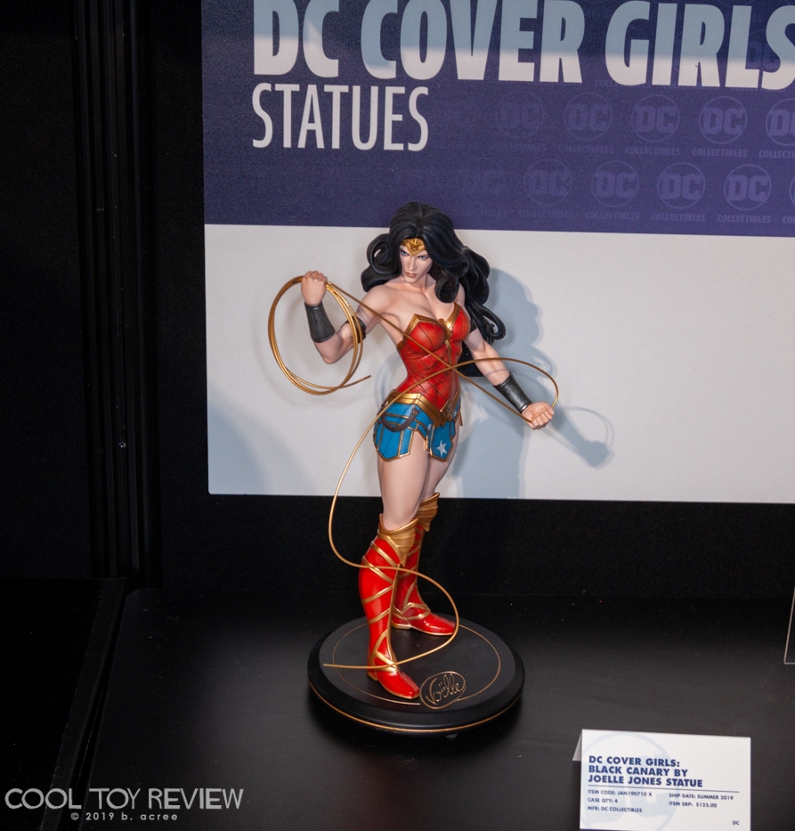 DC-Collectibles-Toy-Fair-2019-044.jpg