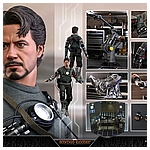 Hot Toys - IM - Tony Stark (Mech Test Version) collectible figure (Deluxe)_PR18.jpg