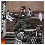 Hot Toys - IM - Tony Stark (Mech Test Version) collectible figure (Deluxe)_PR8.jpg