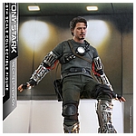 Hot Toys - IM - Tony Stark (Mech Test Version) collectible figure_PR3.jpg