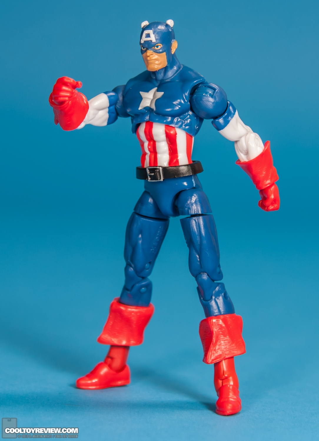 Series-5-04-Captain-America-Marvel-Universe-Hasbro-2013-003.jpg