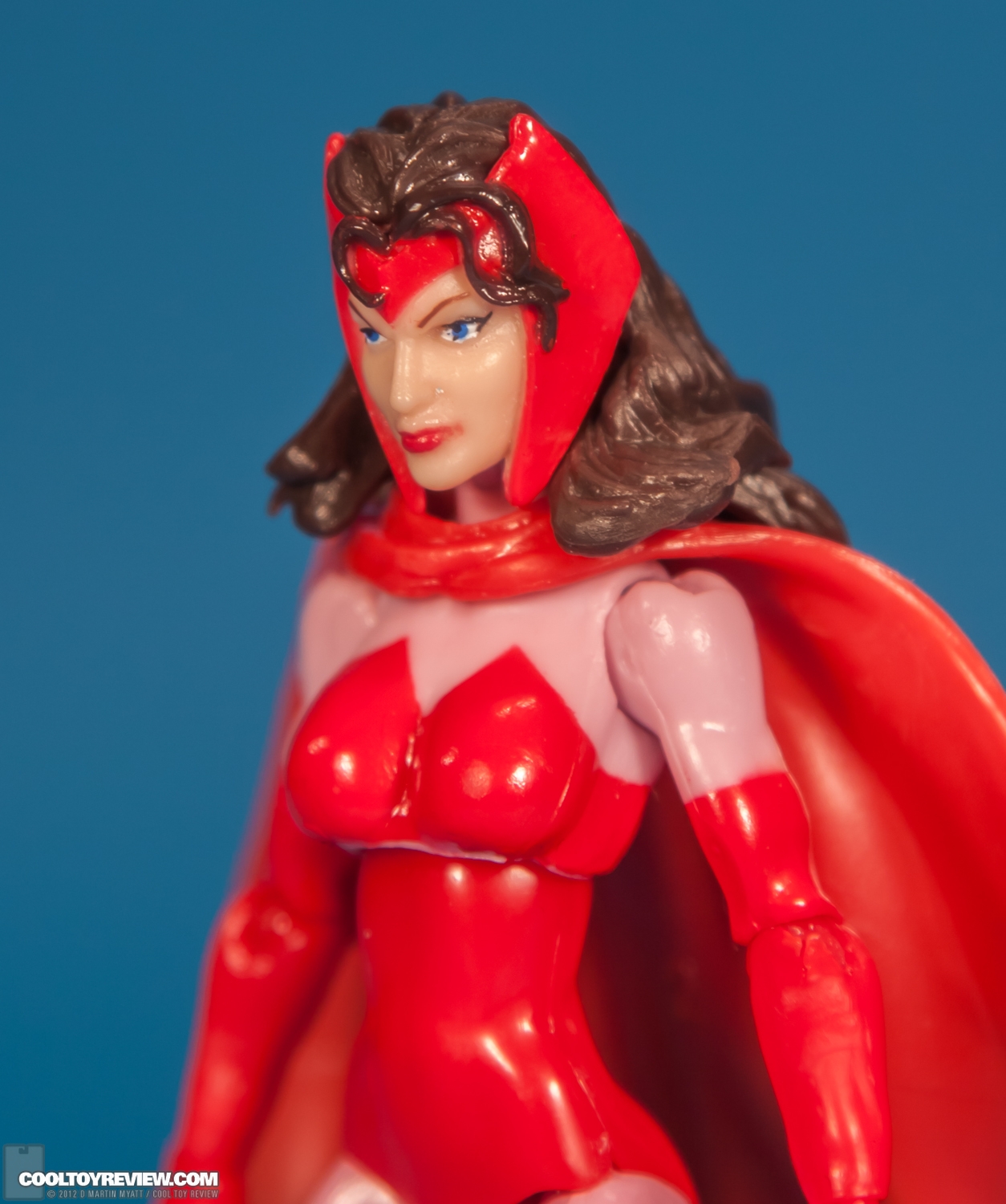 Scarlet_Witch_Marvel_Universe_Hasbro-11.jpg