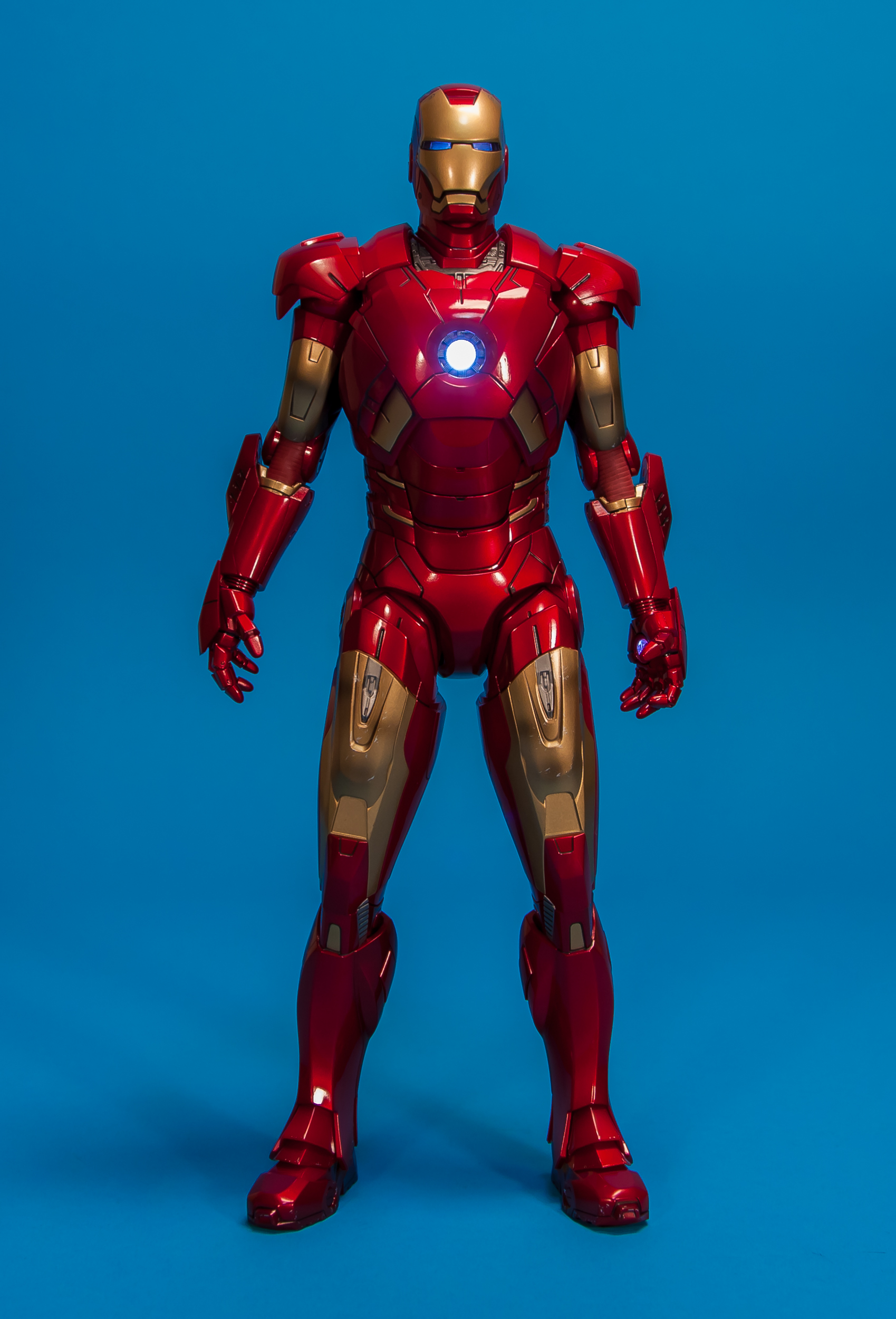 Avengers-Iron-Man-Mark-VII-MMS-185-Hot-Toys-001.jpg