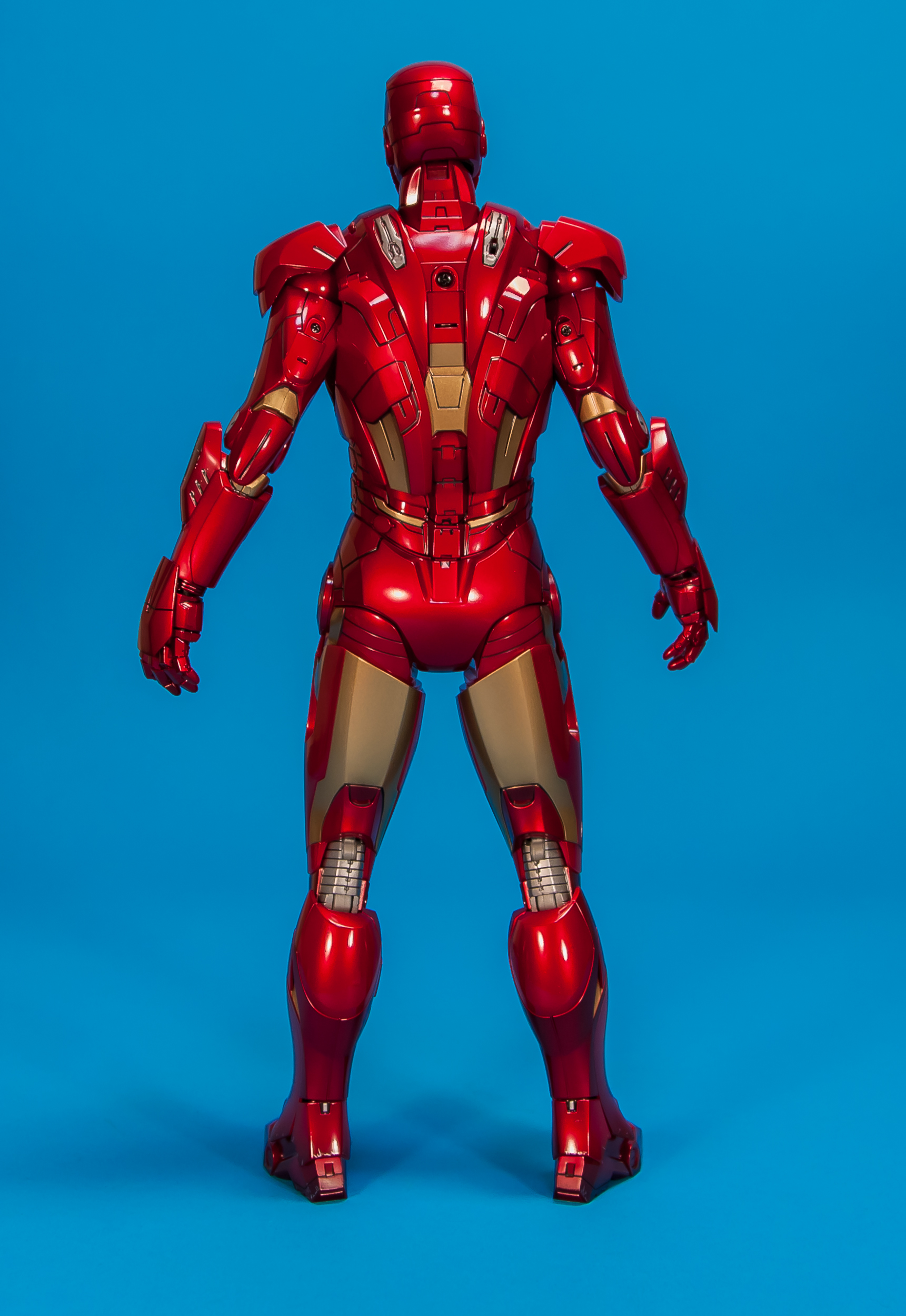 Avengers-Iron-Man-Mark-VII-MMS-185-Hot-Toys-004.jpg