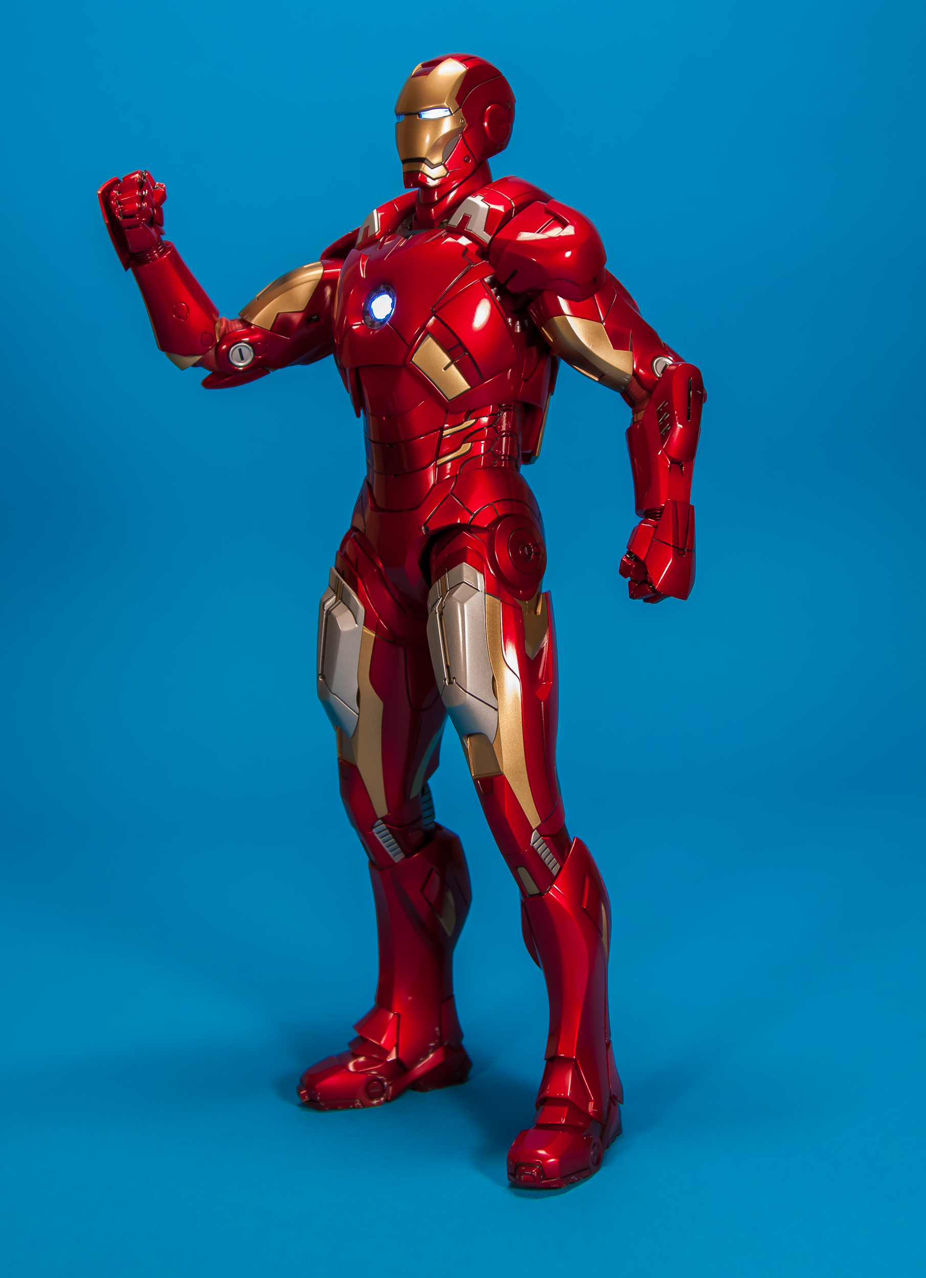 Avengers-Iron-Man-Mark-VII-MMS-185-Hot-Toys-007.jpg
