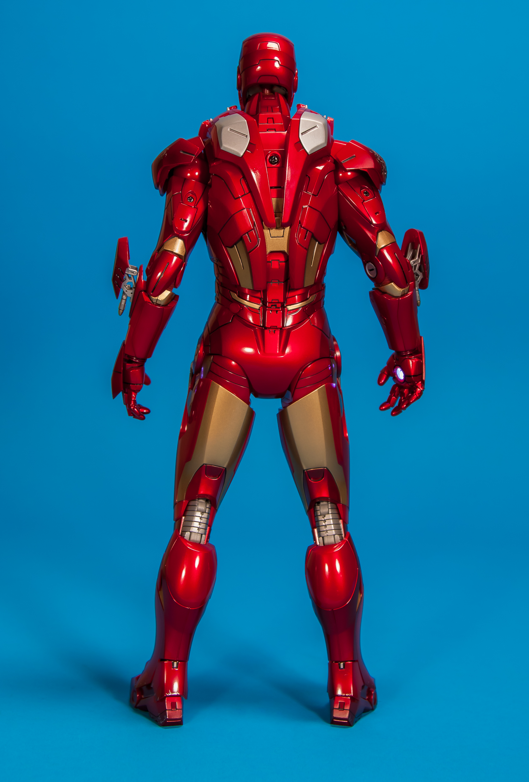 Avengers-Iron-Man-Mark-VII-MMS-185-Hot-Toys-016.jpg
