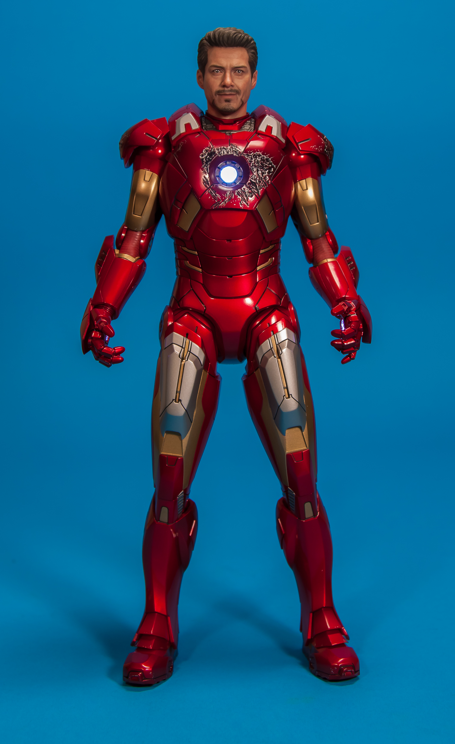 Avengers-Iron-Man-Mark-VII-MMS-185-Hot-Toys-017.jpg