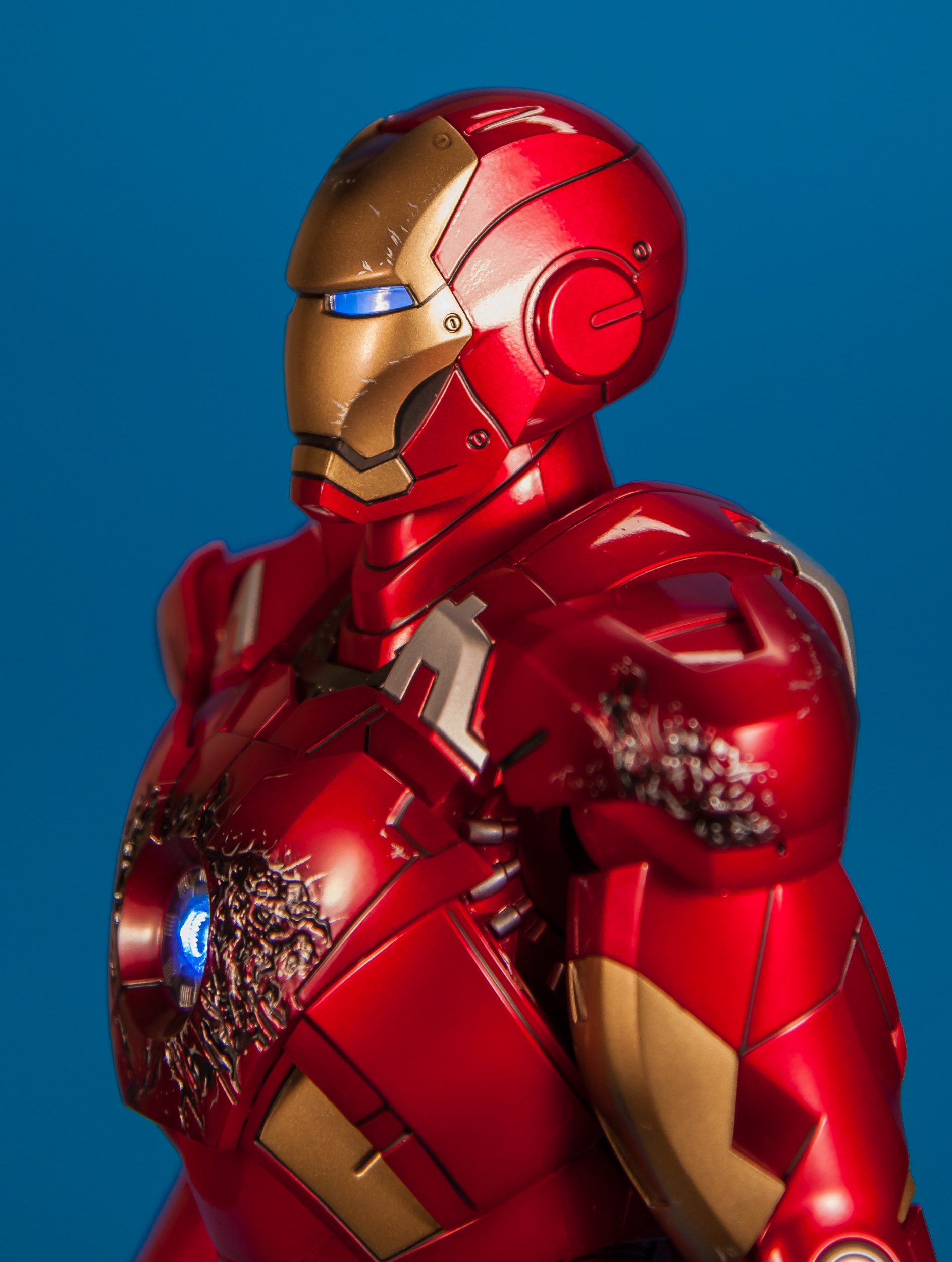 Avengers-Iron-Man-Mark-VII-MMS-185-Hot-Toys-027.jpg