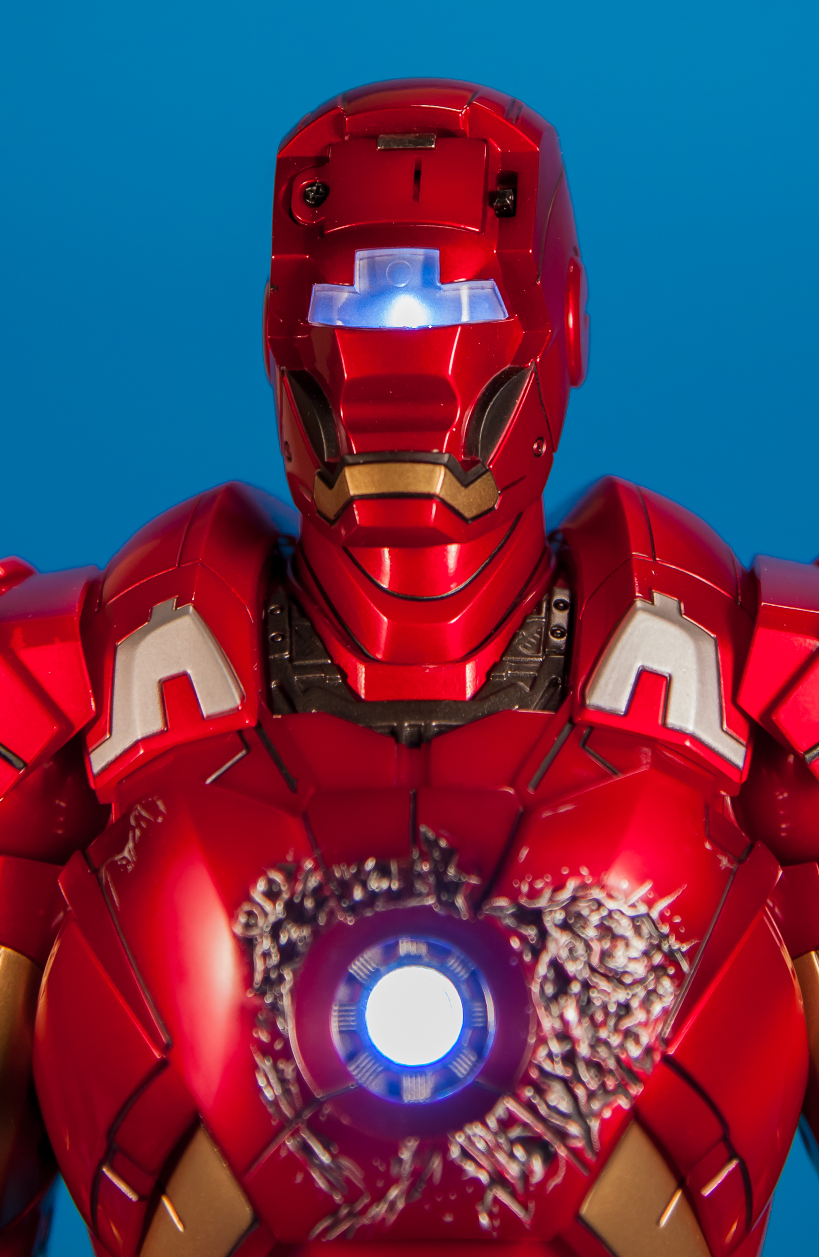 Avengers-Iron-Man-Mark-VII-MMS-185-Hot-Toys-028.jpg