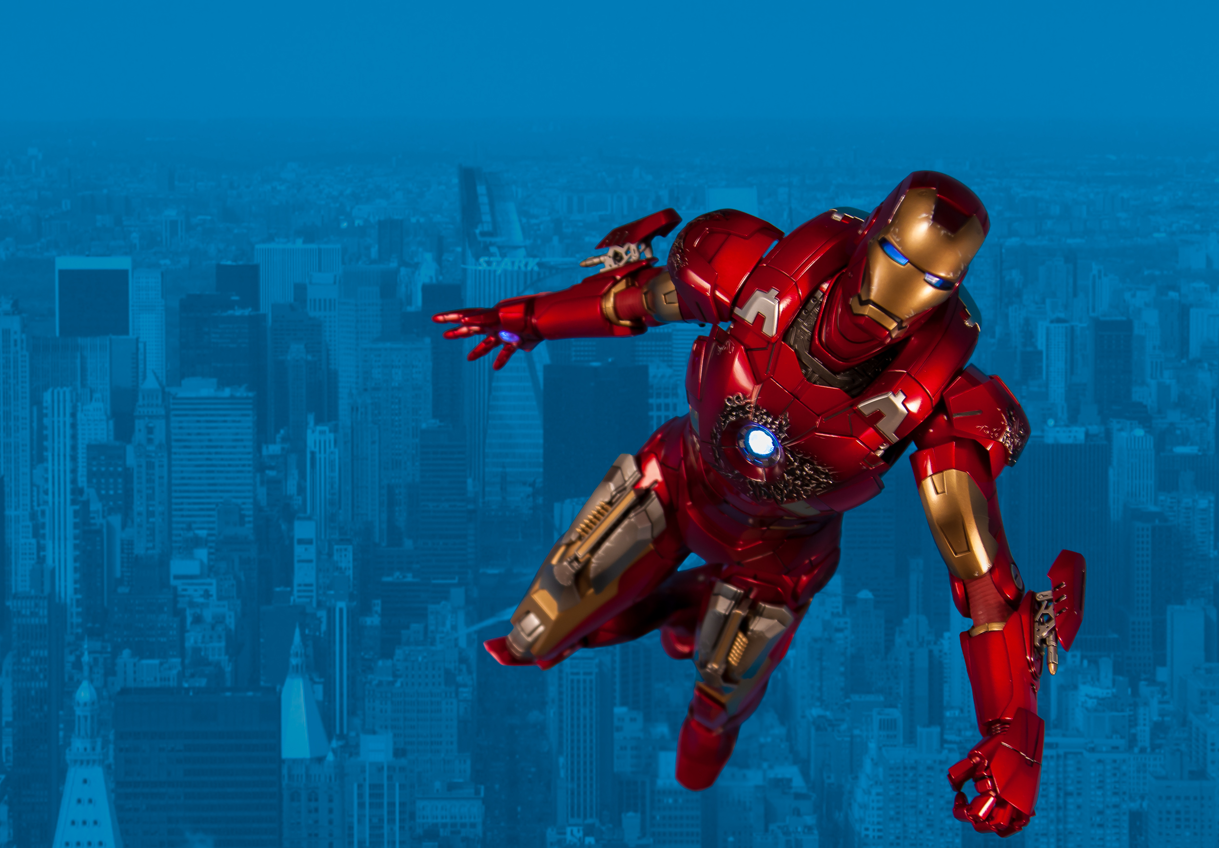 Avengers-Iron-Man-Mark-VII-MMS-185-Hot-Toys-043.jpg