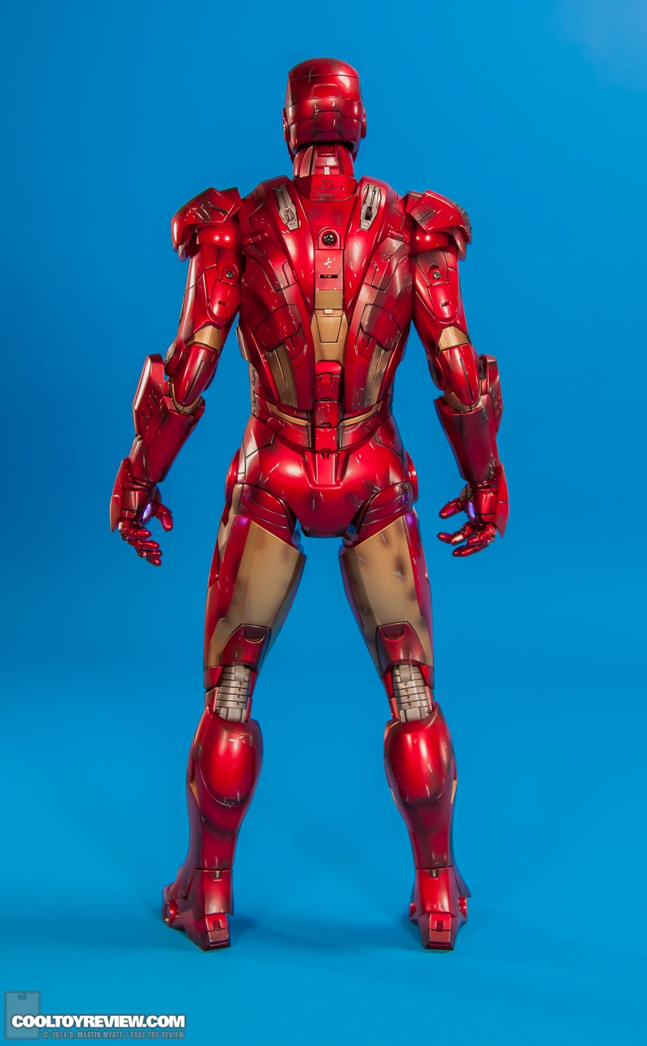 Iron-Man-Mark-VII-Battle-Damaged-Avengers-Hot-Toys-004.jpg