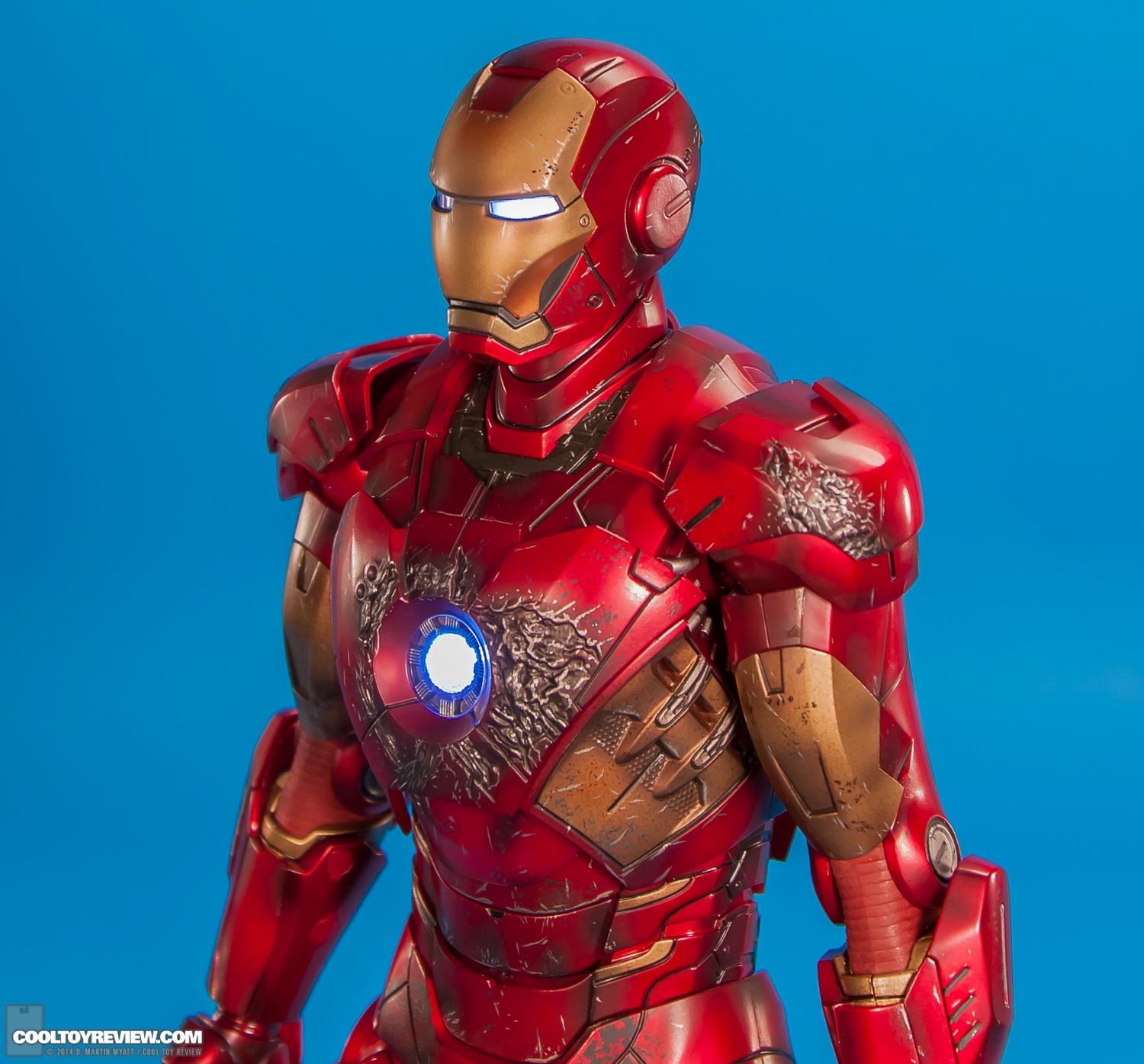 Iron-Man-Mark-VII-Battle-Damaged-Avengers-Hot-Toys-007.jpg