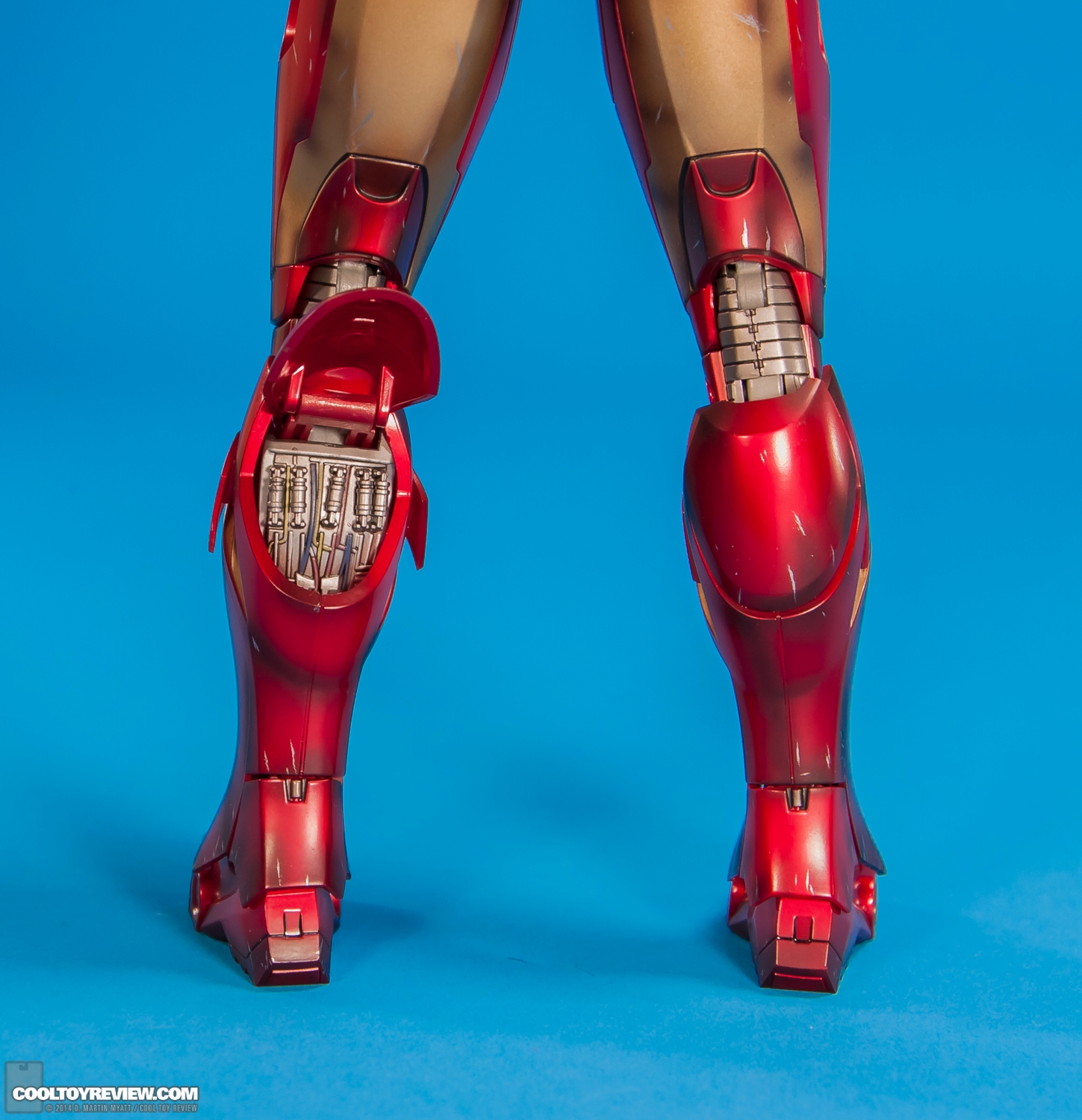 Iron-Man-Mark-VII-Battle-Damaged-Avengers-Hot-Toys-036.jpg