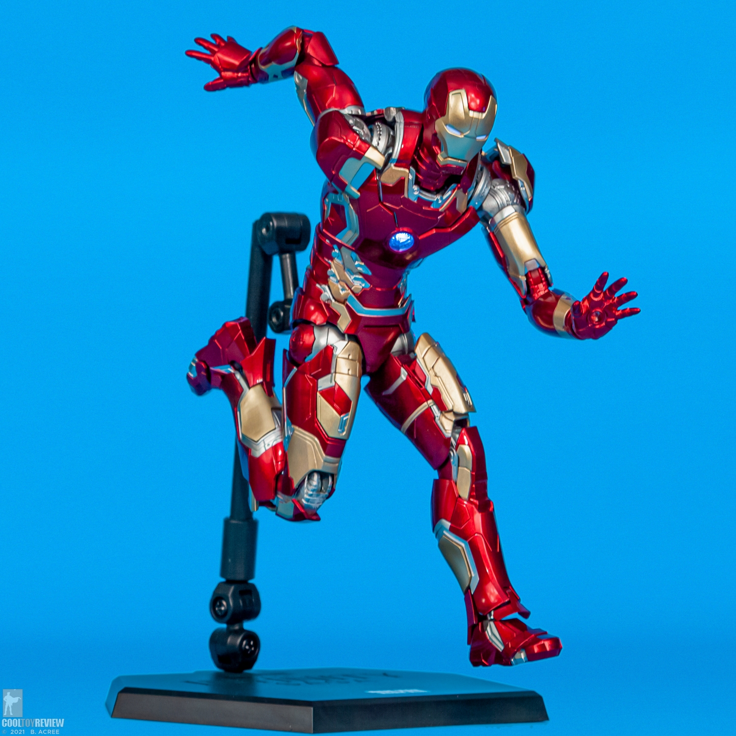 threezero-Iron-Man-023.jpg