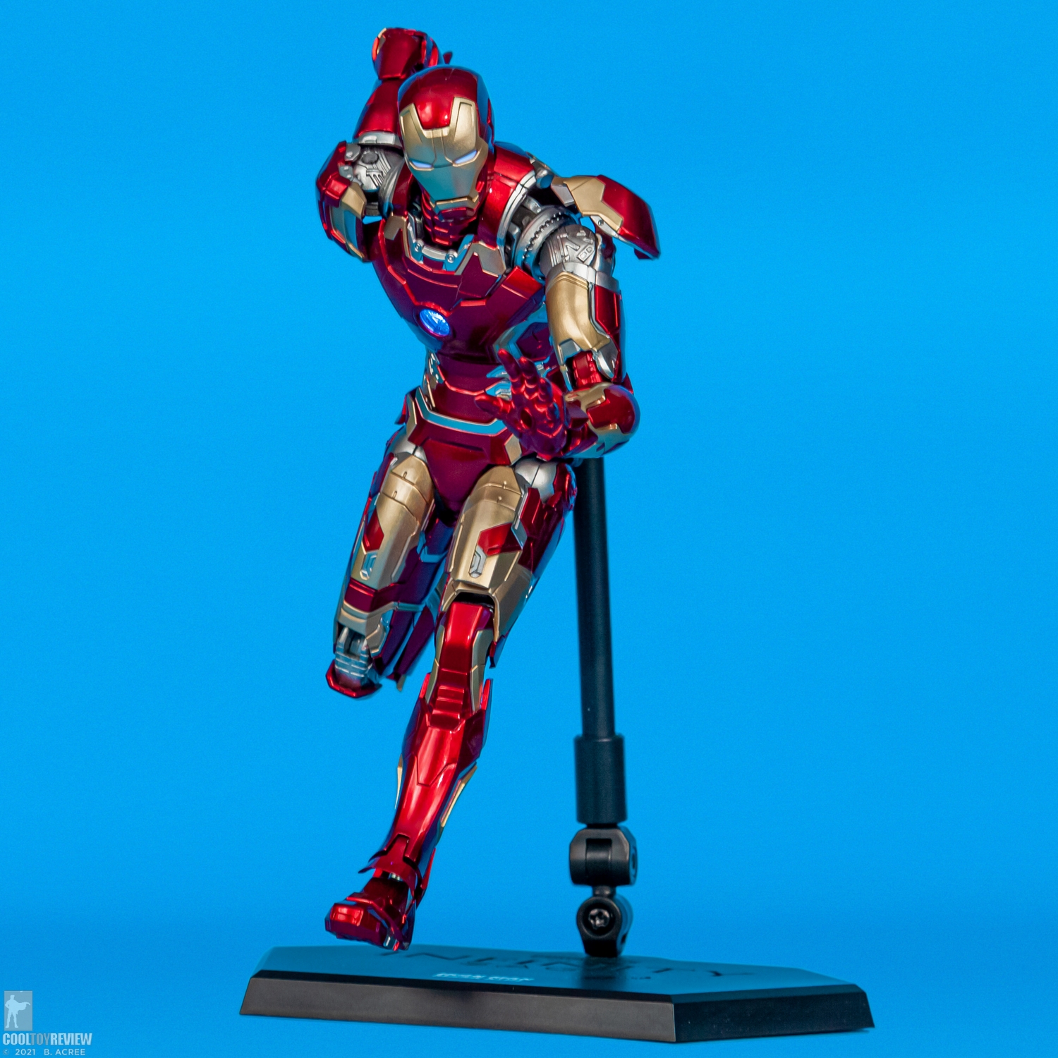 threezero-Iron-Man-026.jpg