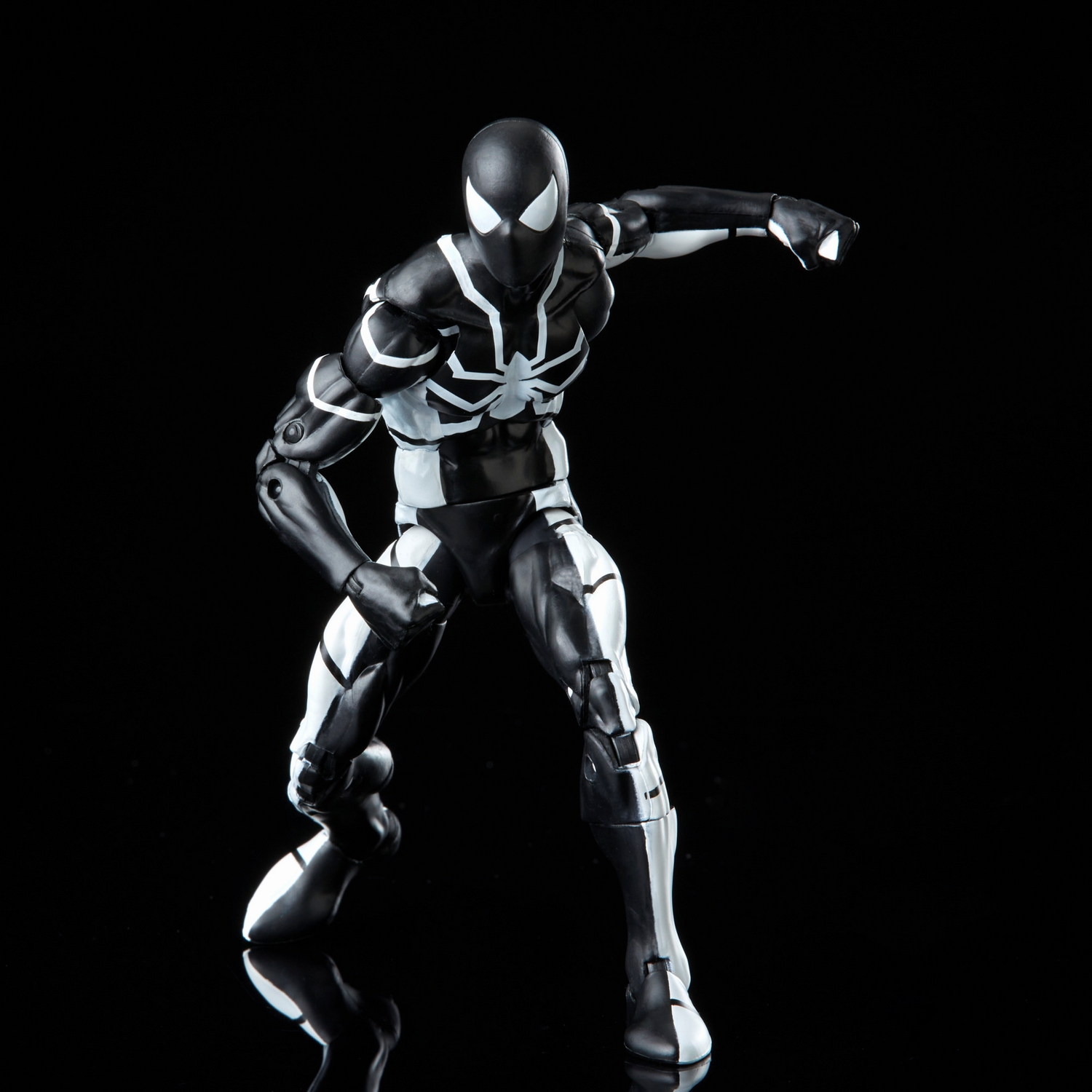 Marvel Legends Series Future Foundation Spider-Man (Stealth Suit) - Image 2.jpg