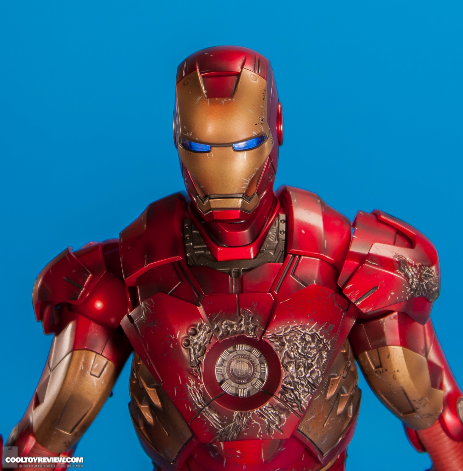 Iron-Man-Mark-VII-Battle-Damaged-Avengers-Hot-Toys-039.jpg